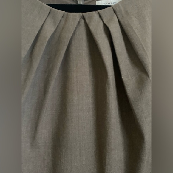 Tahari taupe tan beige sleeveless dress with front pleats at neckline - Size 12 - Picture 2 of 7